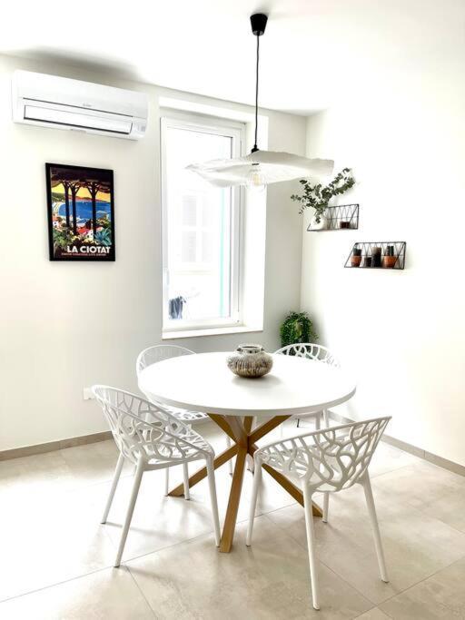 Appartement Moderne + Parking A 50M De La Mer Ла Сиота Екстериор снимка