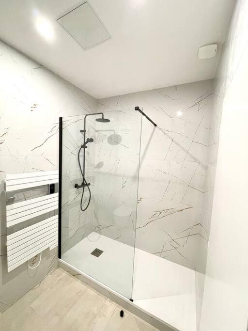 Appartement Moderne + Parking A 50M De La Mer Ла Сиота Екстериор снимка